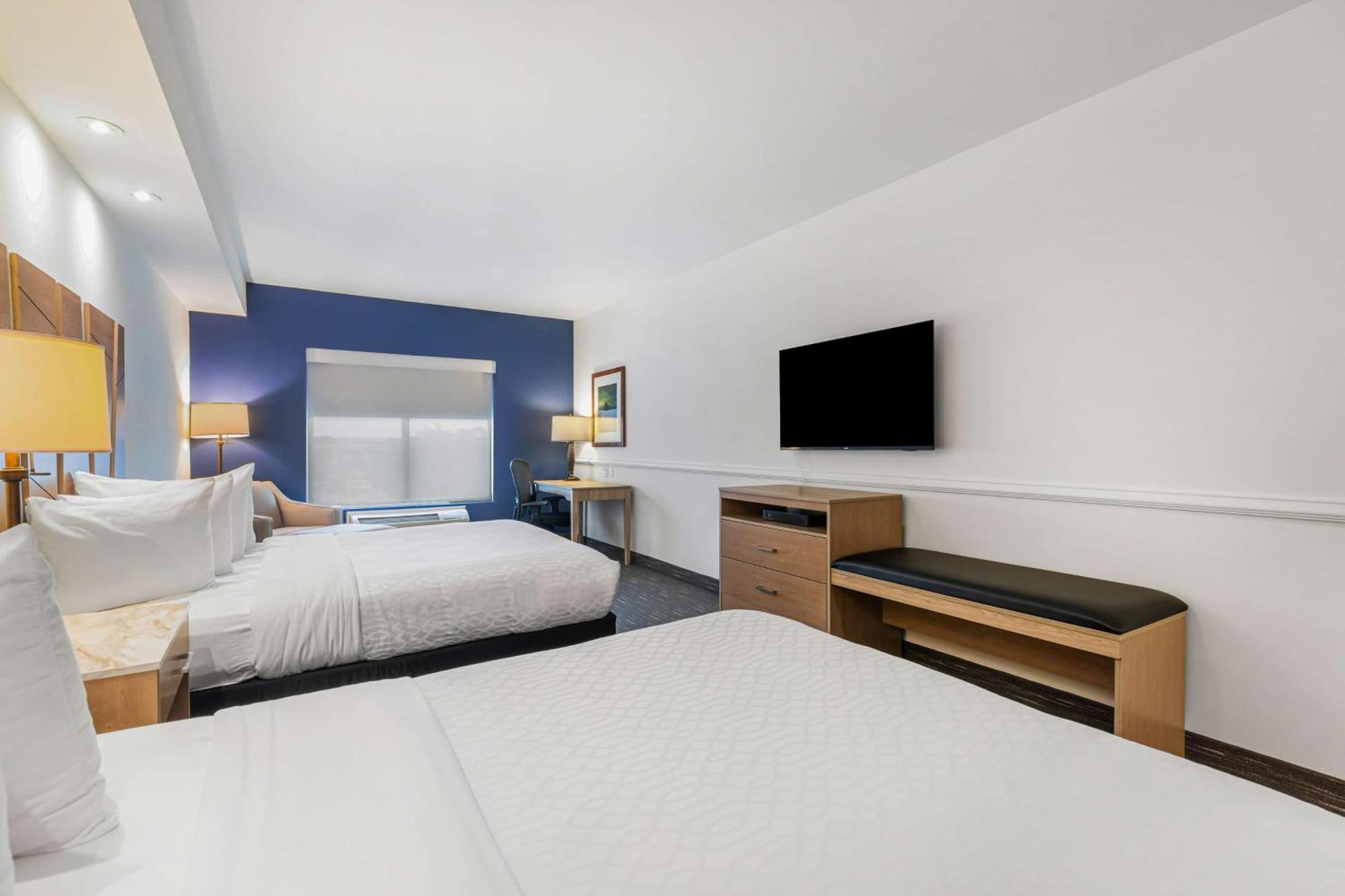 Best Western Plus Westgate Inn And Suites Leland Kültér fotó