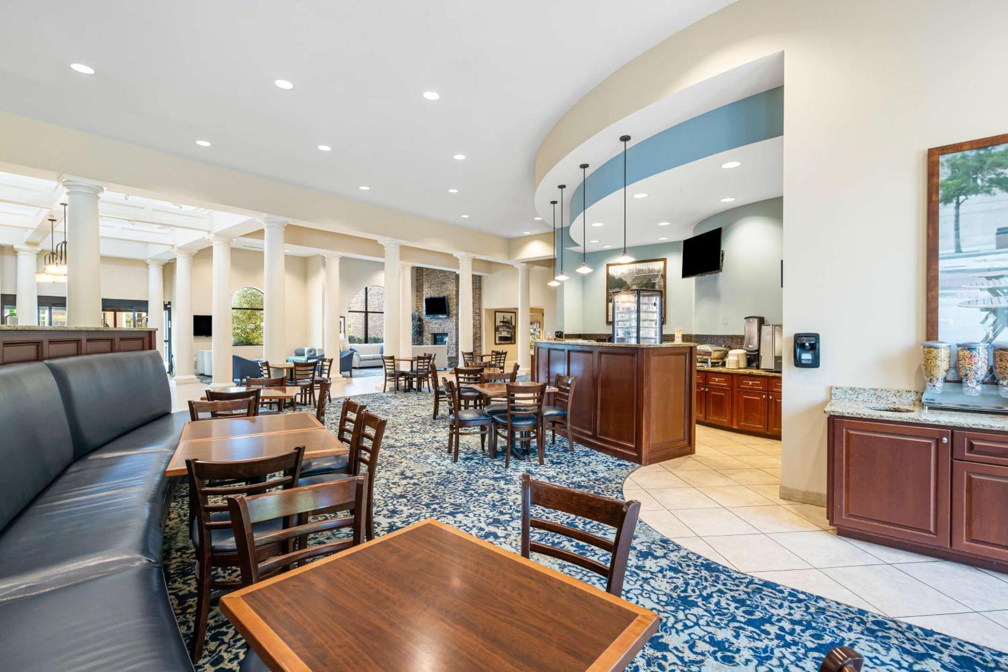 Best Western Plus Westgate Inn And Suites Leland Kültér fotó